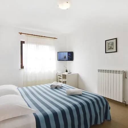 Apartament Nettes In Valica Mit Grossem Garten By Interhome