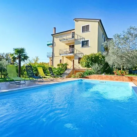 Nettes In Valica Mit Grossem Garten By Interhome דירה *